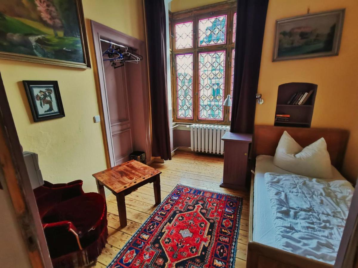 Hummel Hostel - Historische Stadtvilla Mit Garten Веймар Экстерьер фото