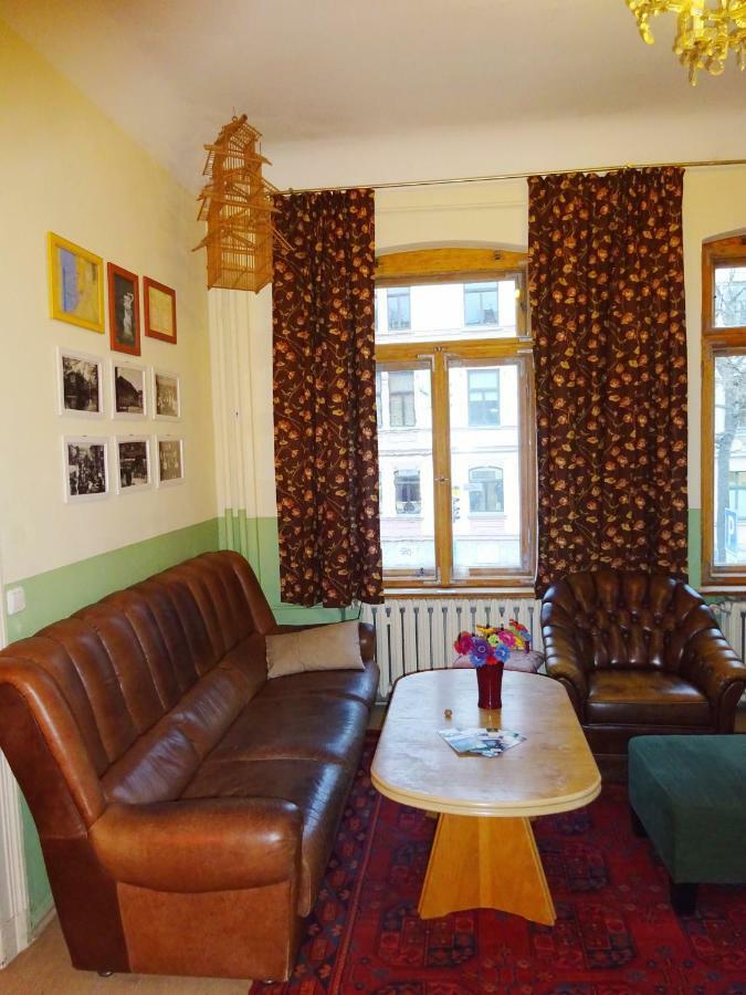 Hummel Hostel - Historische Stadtvilla Mit Garten Веймар Экстерьер фото