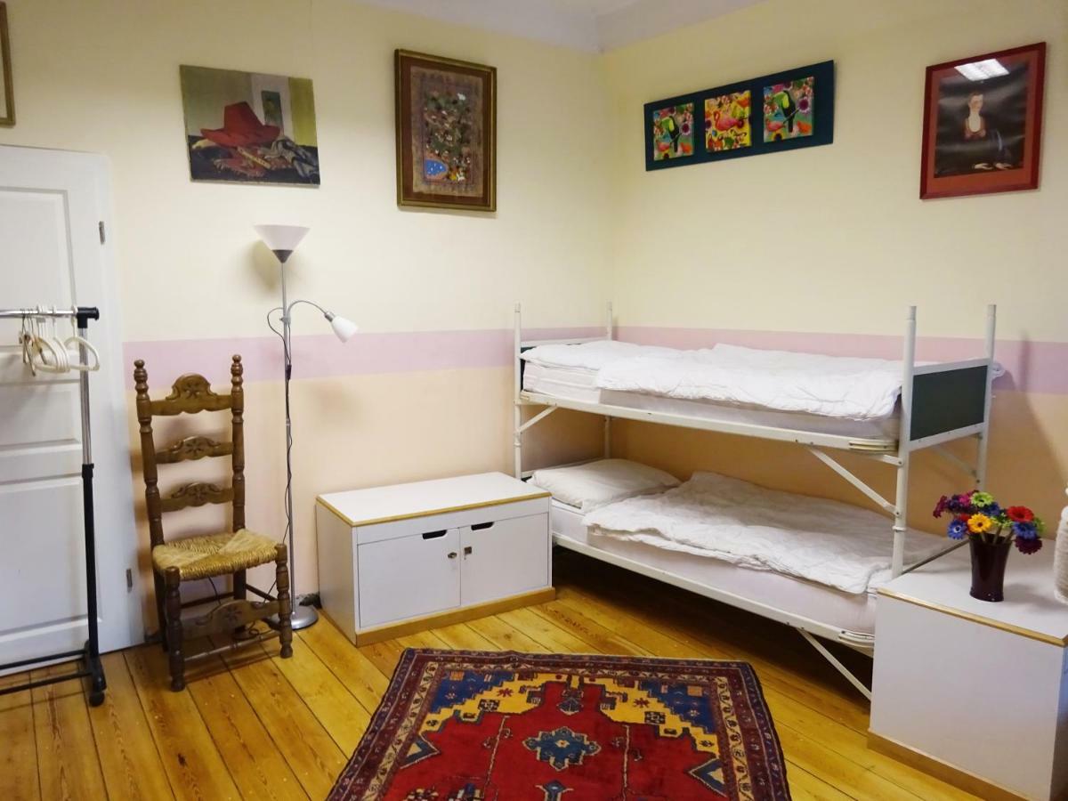 Hummel Hostel - Historische Stadtvilla Mit Garten Веймар Экстерьер фото