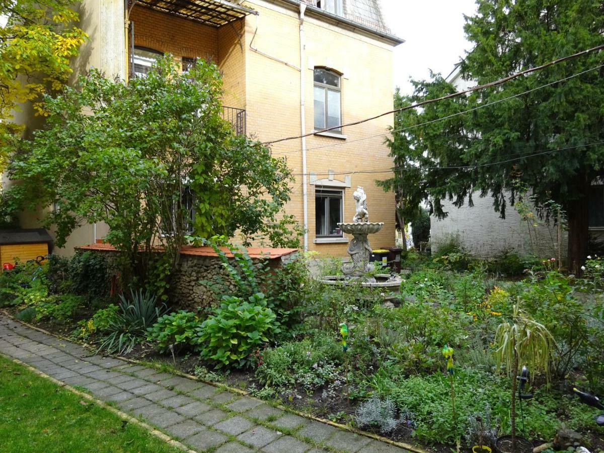 Hummel Hostel - Historische Stadtvilla Mit Garten Веймар Экстерьер фото
