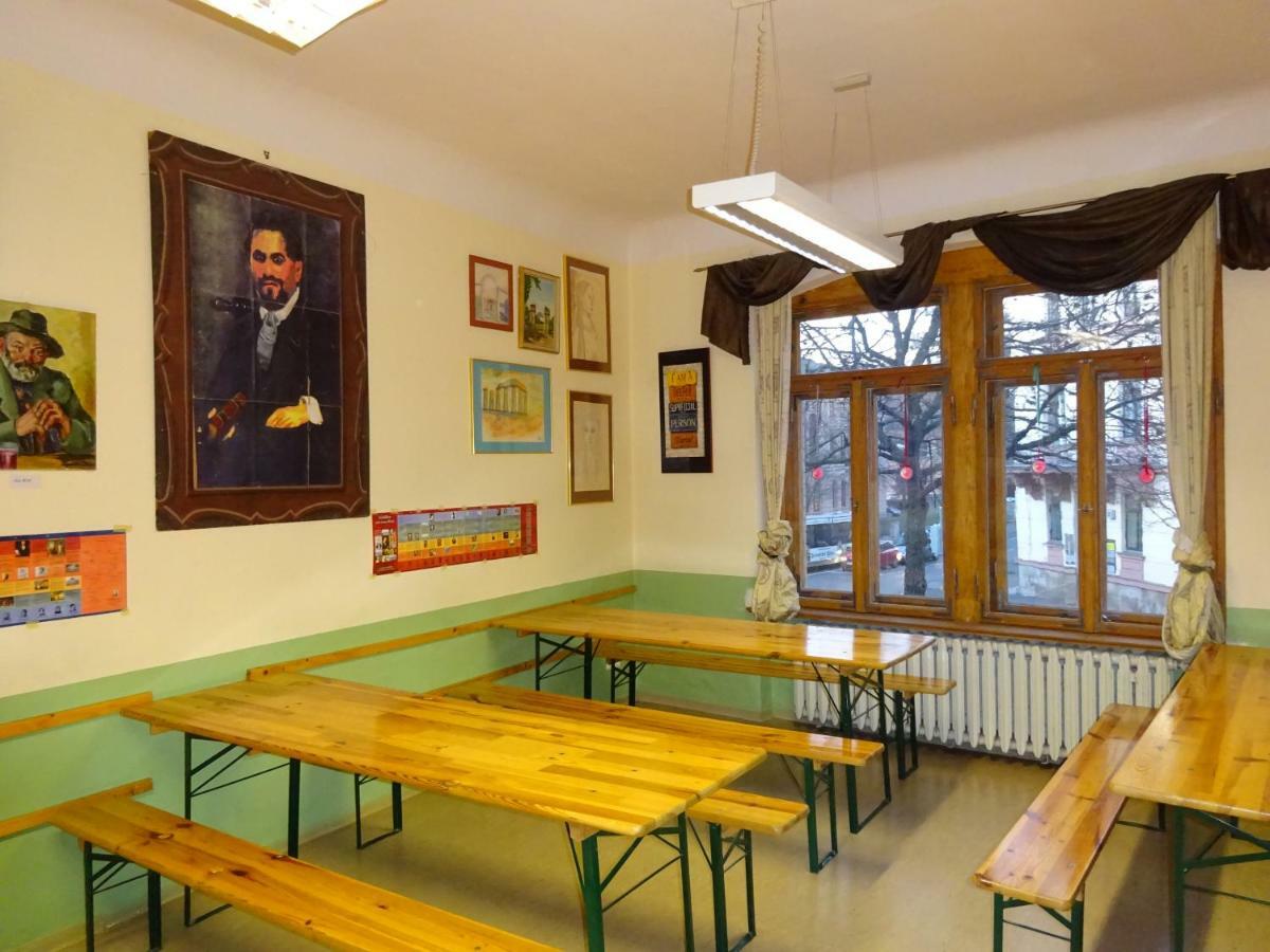Hummel Hostel - Historische Stadtvilla Mit Garten Веймар Экстерьер фото