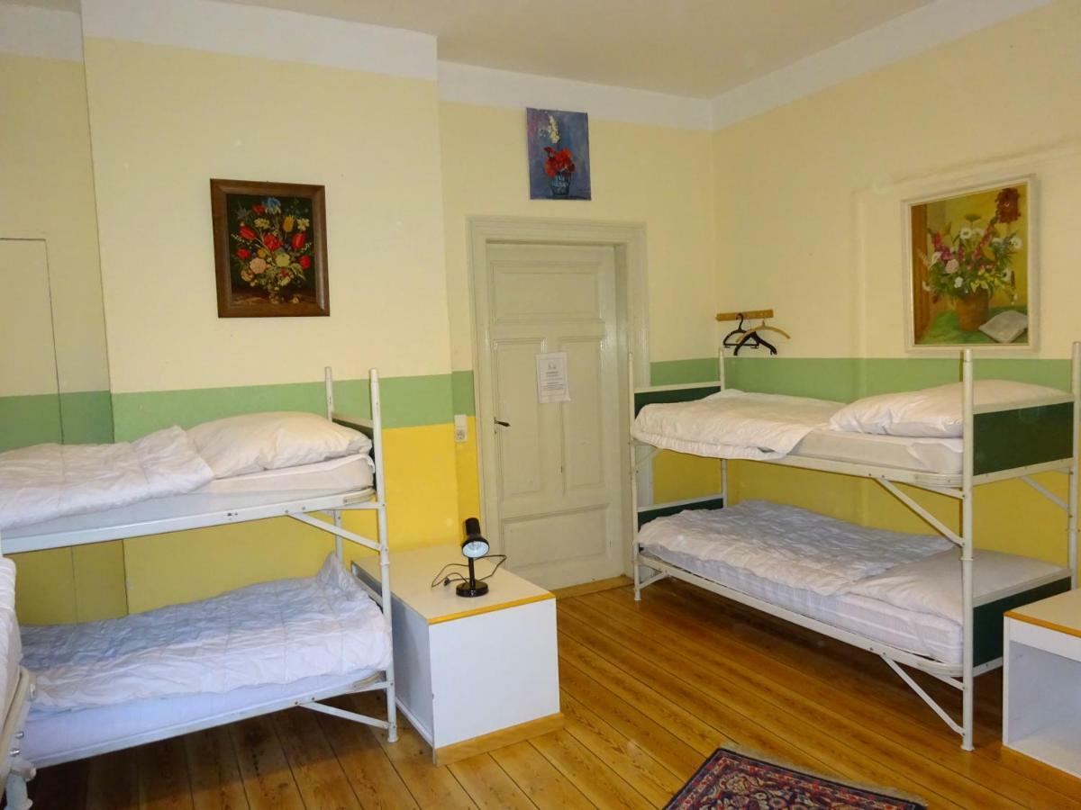 Hummel Hostel - Historische Stadtvilla Mit Garten Веймар Экстерьер фото